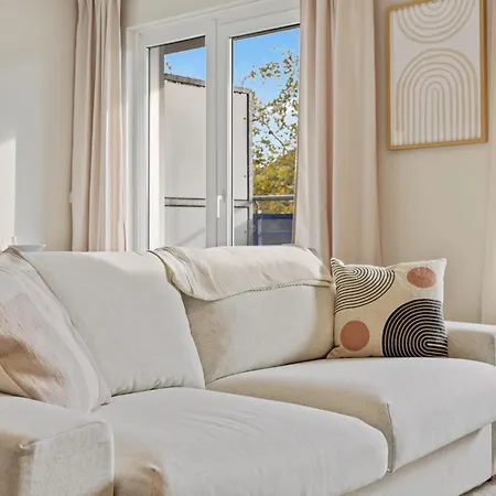 2-zimmer 50m2 - Nähe Innenhafen Und Hbf Apartment *